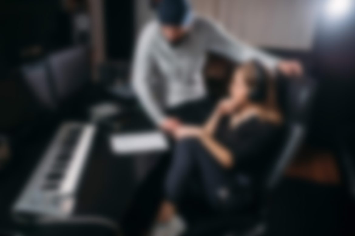 Nuevo Lanzamiento Del La Cancion “Como Un Fantasma”